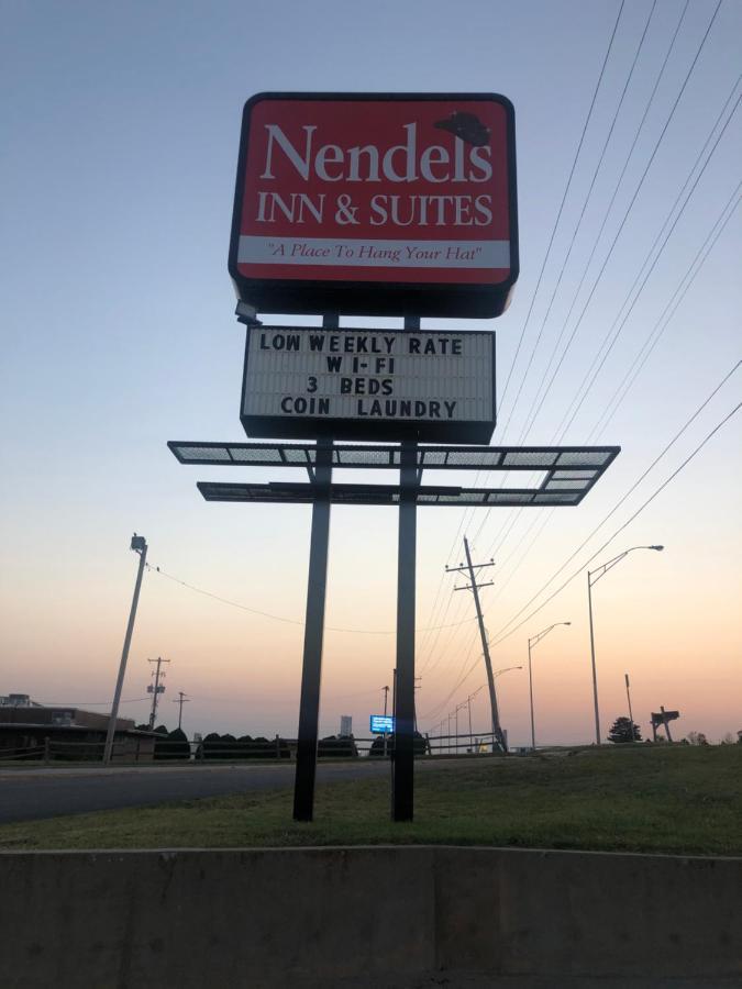 Nendels Inn & Suites Dodge City Airport Exterior foto