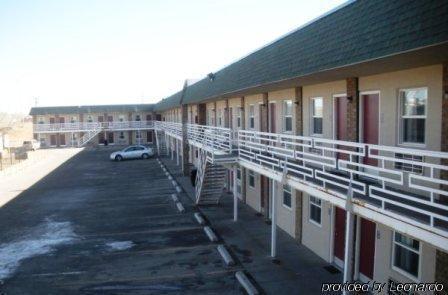 Nendels Inn & Suites Dodge City Airport Exterior foto